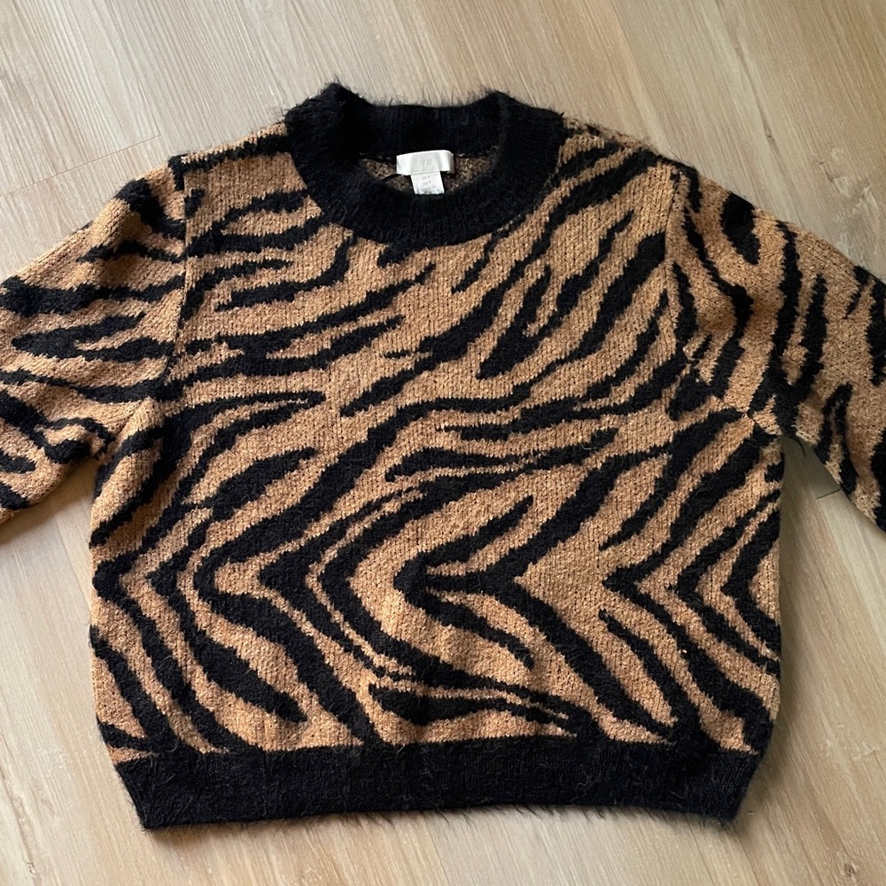 H&M sweater